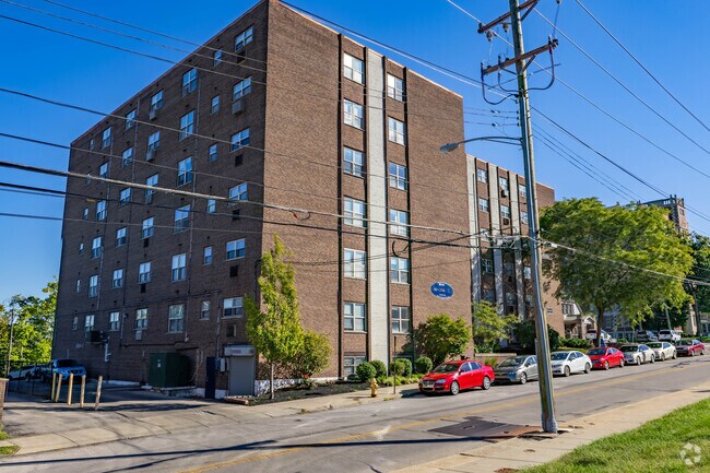 Building Photo - 310 Oak