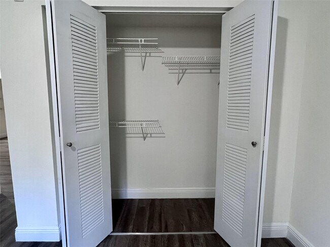 Building Photo - 18335 Ave