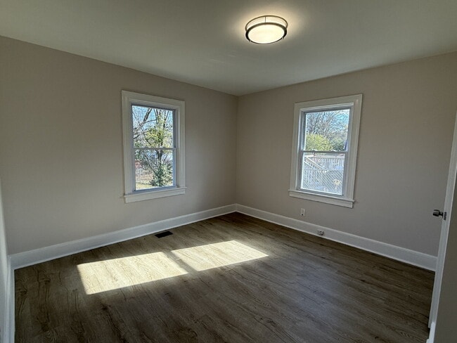 Building Photo - 520 Delaware Ave