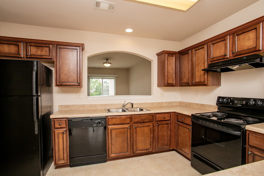 Building Photo - 2279 Baywood Tree Ln