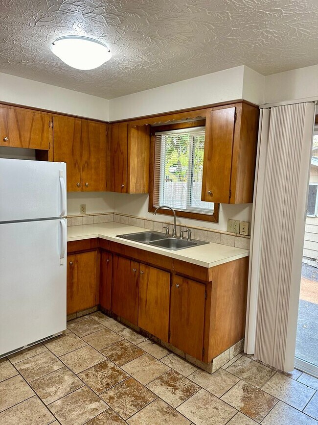 Building Photo - gbgh