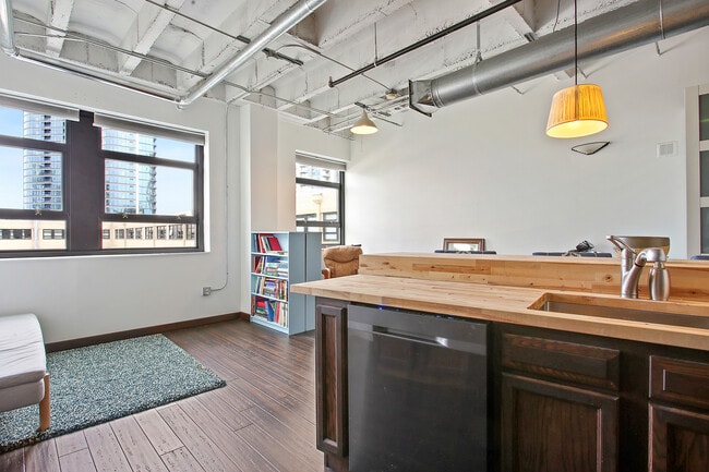 Building Photo - 878 Peachtree St NE