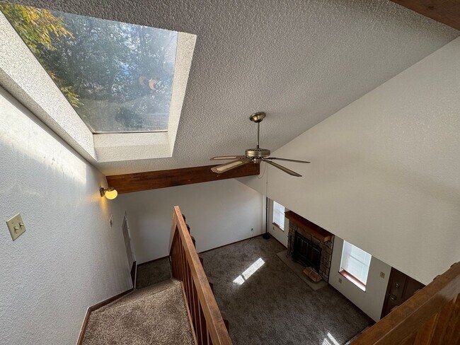 Building Photo - 6227 Willow Ln