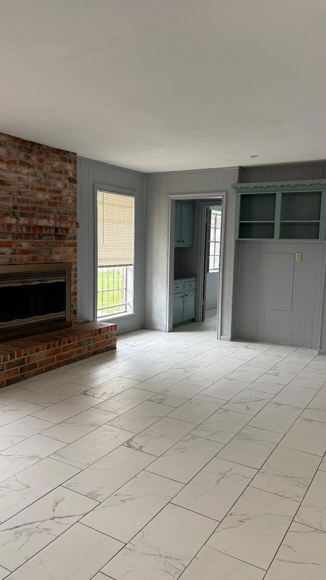 Building Photo - 8838 Stroud Dr