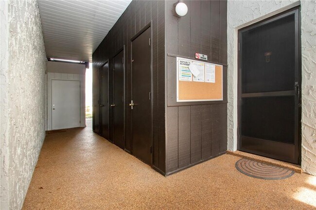 Building Photo - 3259 S Beneva Rd