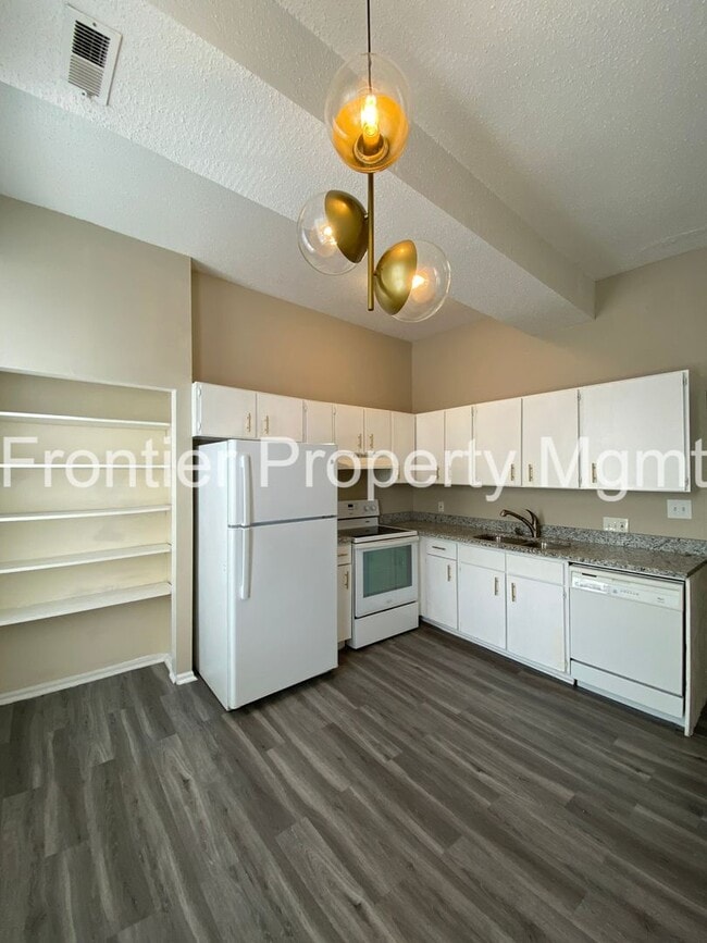 Building Photo - 2511-2513-2513 S 9th St