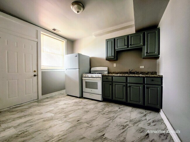 Building Photo - 1617 W 78th St