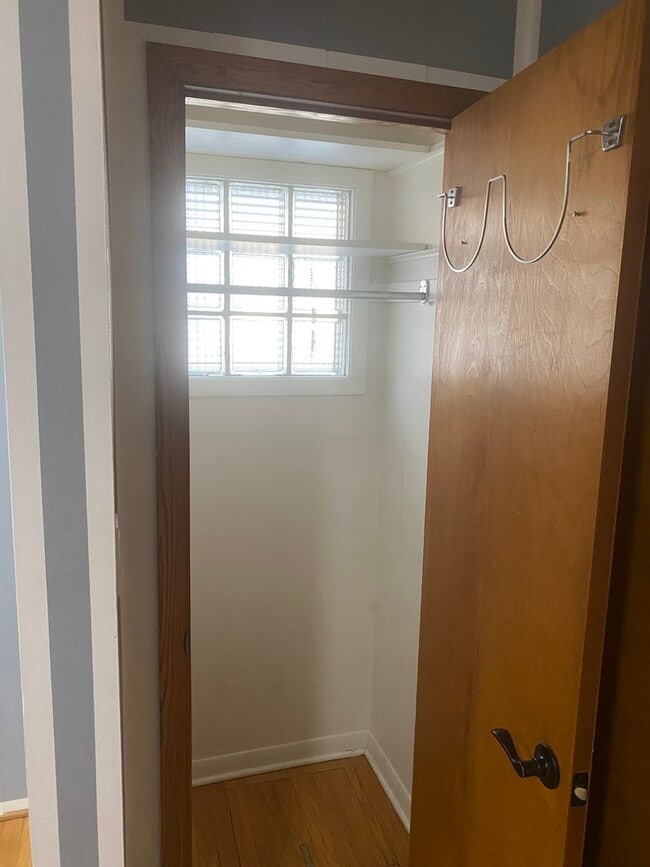 Building Photo - 156 Park Pl