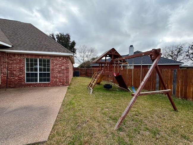 Building Photo - Spacious 3 Bed / 2 Bath Home in Midway ISD