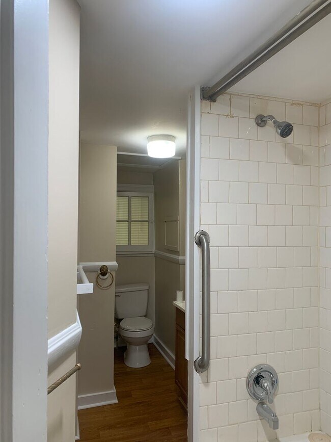 Building Photo - 821 Lanvale St