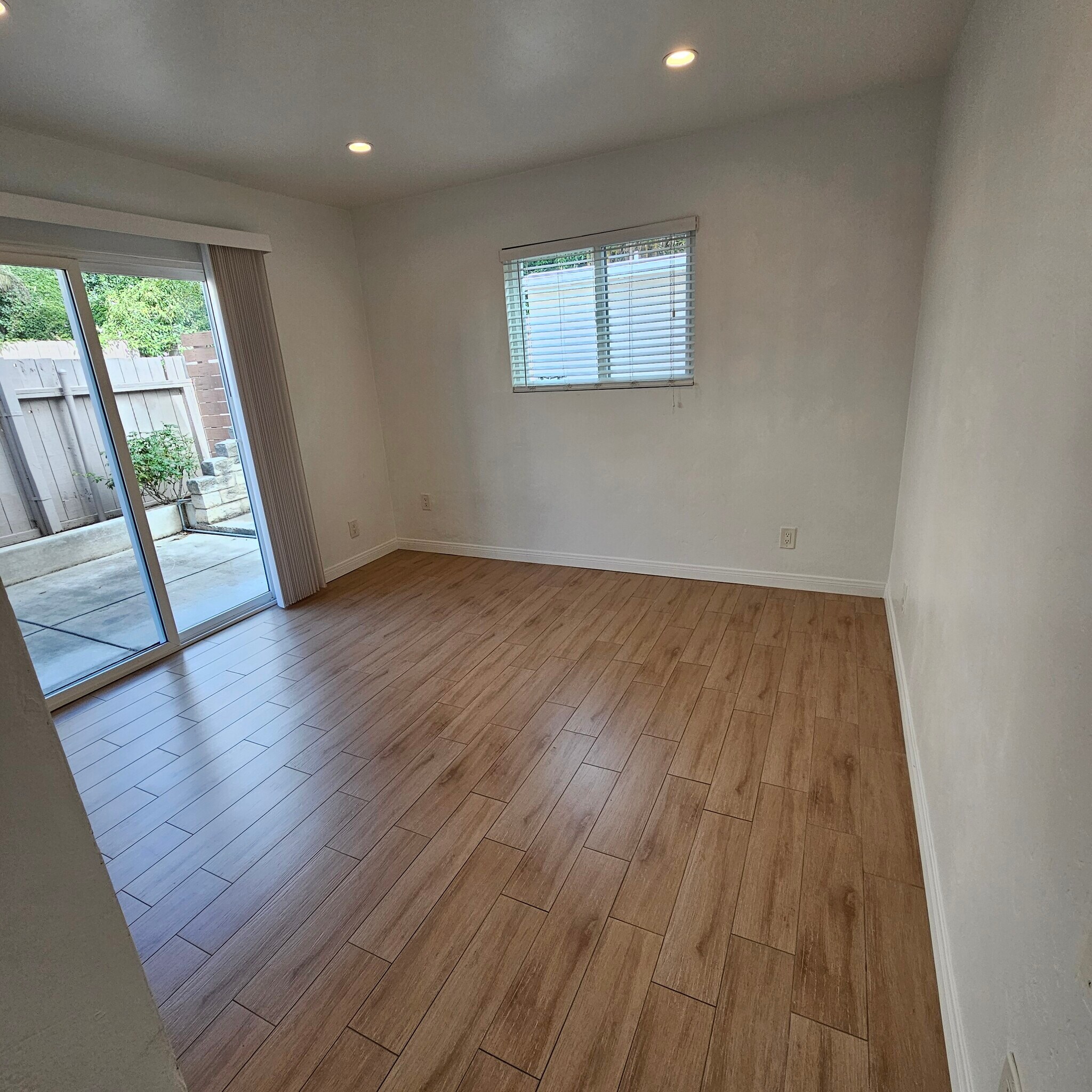 Building Photo - 1845 N Vulcan Ave