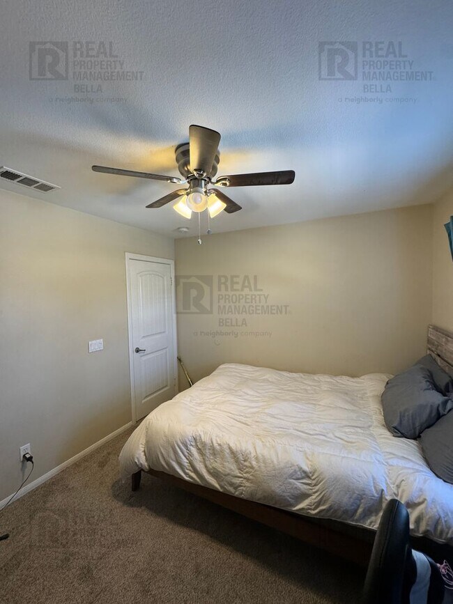 Building Photo - Resort-Style Living in Spencer’s Crossing ...