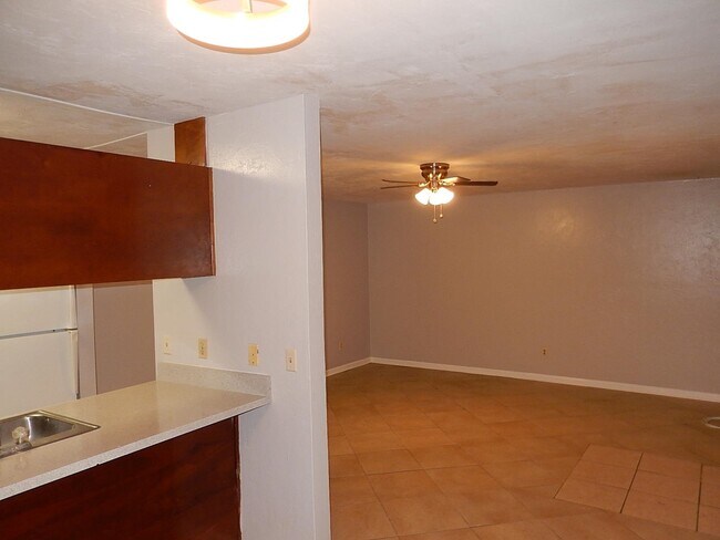 Building Photo - 2334 Sylvan Ct