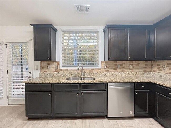 Building Photo - 2416 Peach Shoals Cir