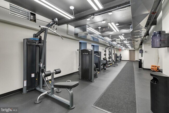 Building Photo - 219 S 18th St