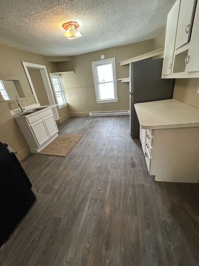 Building Photo - 1 Bedroom Available in Mount Morris – Available Immediately