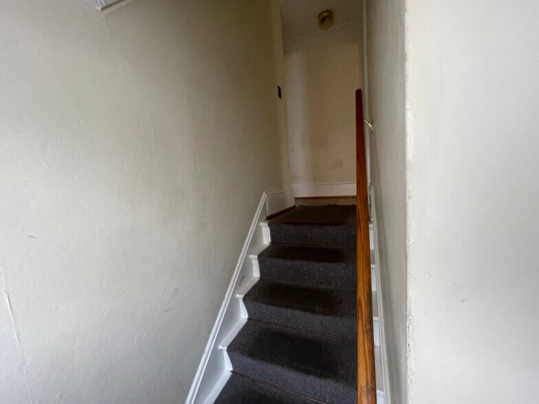 Building Photo - 411 W Sullivan St