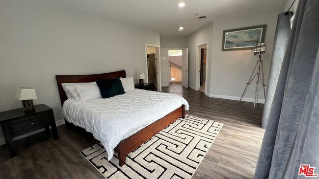 Building Photo - 29934 Triunfo Dr