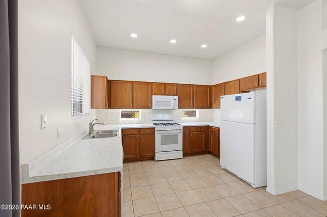 Building Photo - 5917 N Talbot Dr