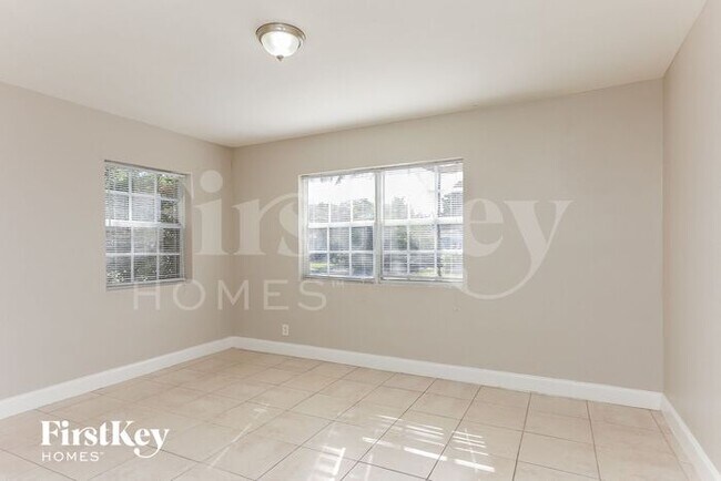 Building Photo - 2621 Fletcher Ct