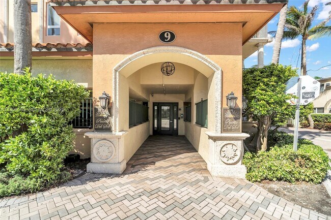 Primary Photo - 9 NE 20th Ave