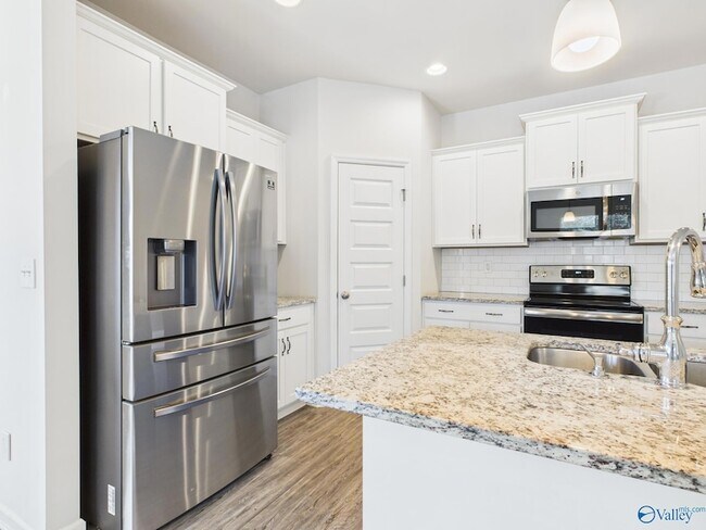 Building Photo - 149 Fernhill Dr NW