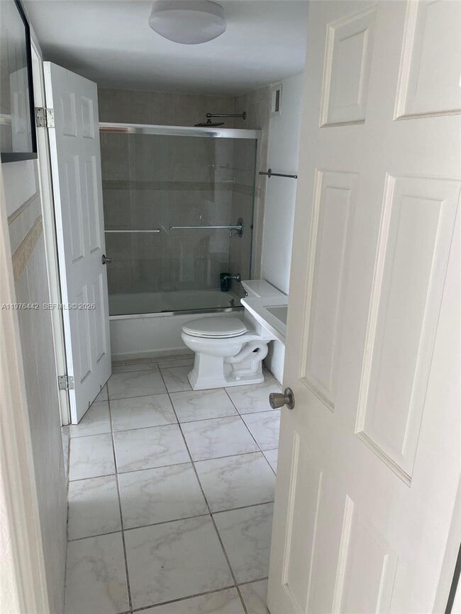 Building Photo - 1301 NE Miami Gardens Dr