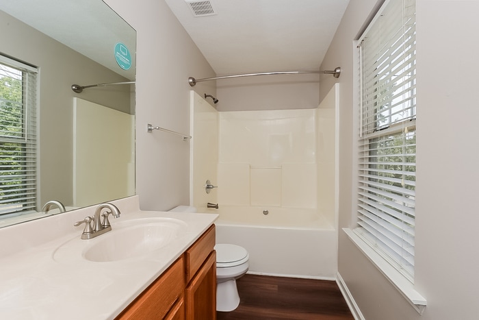 Building Photo - 129 Cimmaron Dr