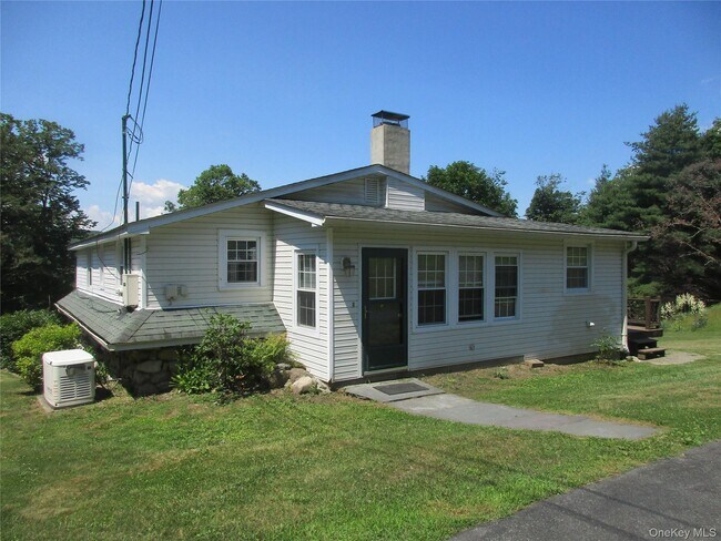 Building Photo - 44 Academy Ave