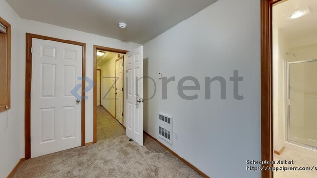 Building Photo - 12047 33rd Ave NE