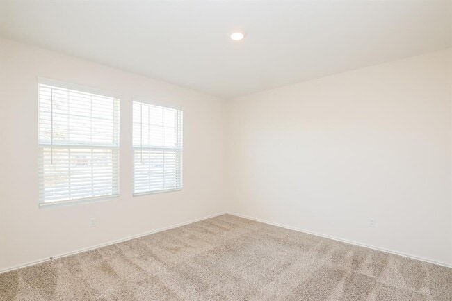 Building Photo - 110 Sophora Dr