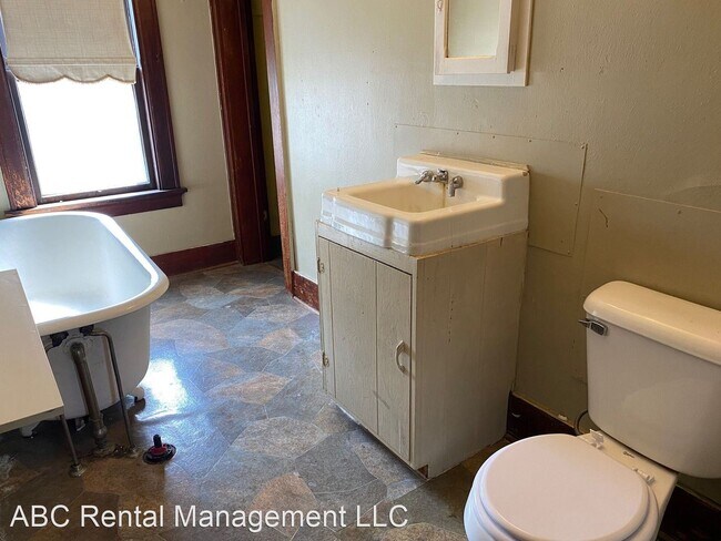 Building Photo - 5 br, 2 bath House - 825 Henrietta Street