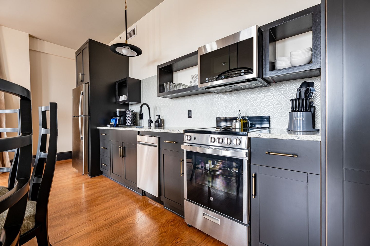 Building Photo - 1011 Canal St