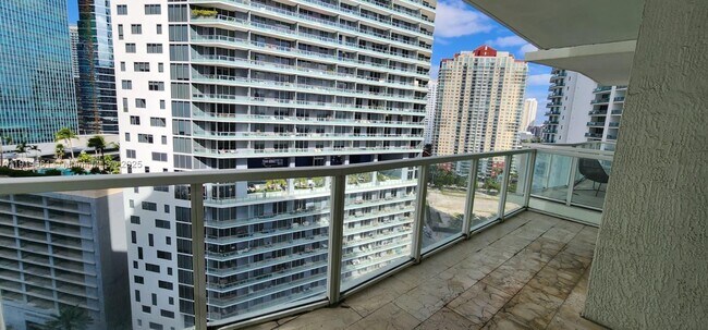 Building Photo - 218 SE 14th St