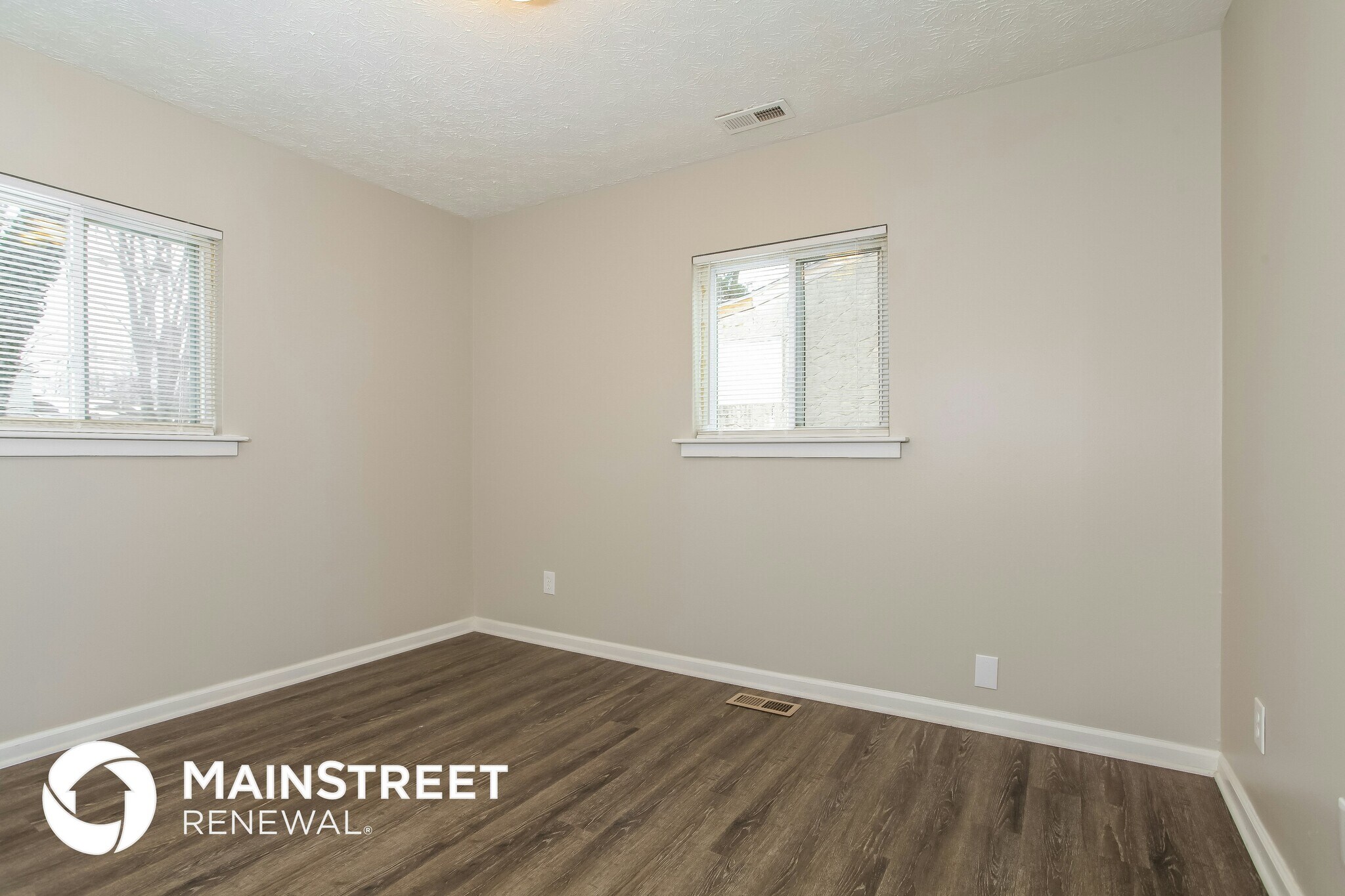 Building Photo - 225 Gladys Rd