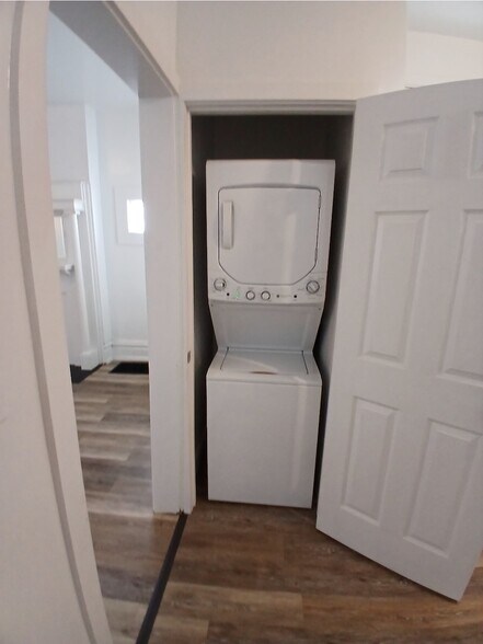 Building Photo - 1521 Alton St