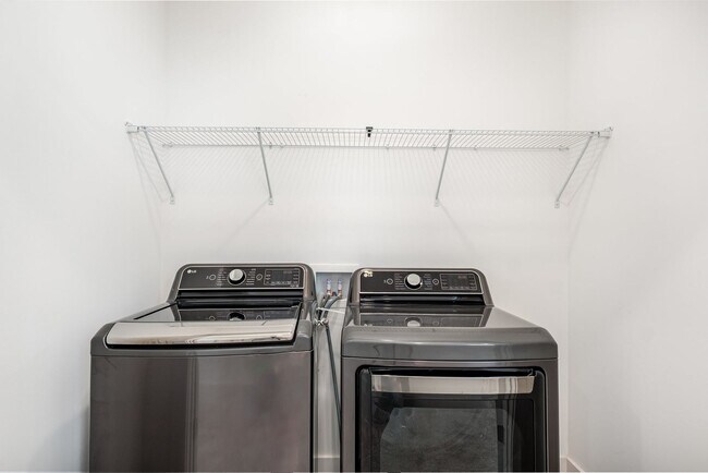 Building Photo - Stunning 4 Bedroom Home in Carothers Crossing!