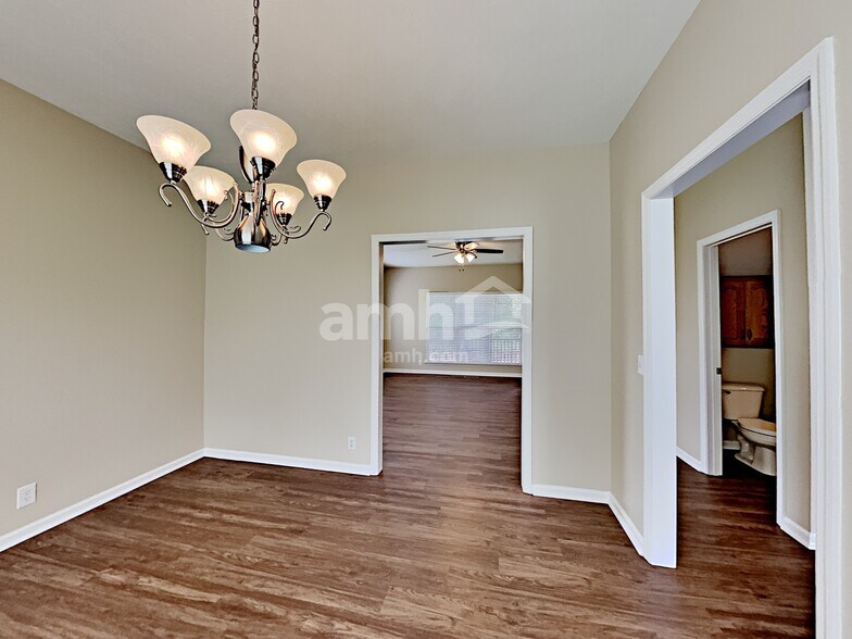 Building Photo - 7409 Campton Rd