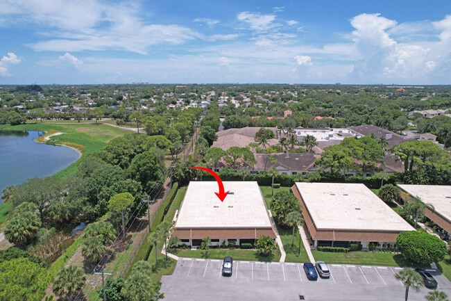 Building Photo - 104 Half Moon Cir