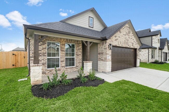 Building Photo - 3327 Tilley Dr