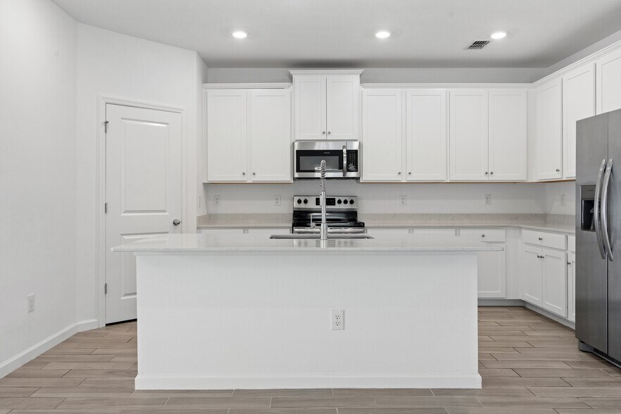 Building Photo - 5637 SW 93rd St