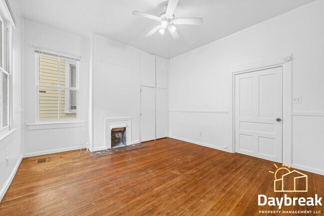 Building Photo - 112 E Anderson St