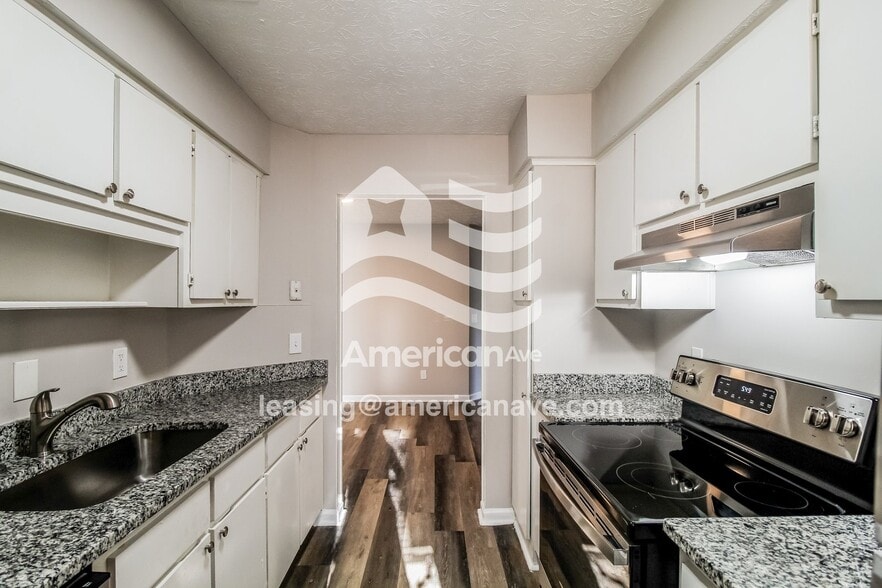 Building Photo - 882 Stafford Ct