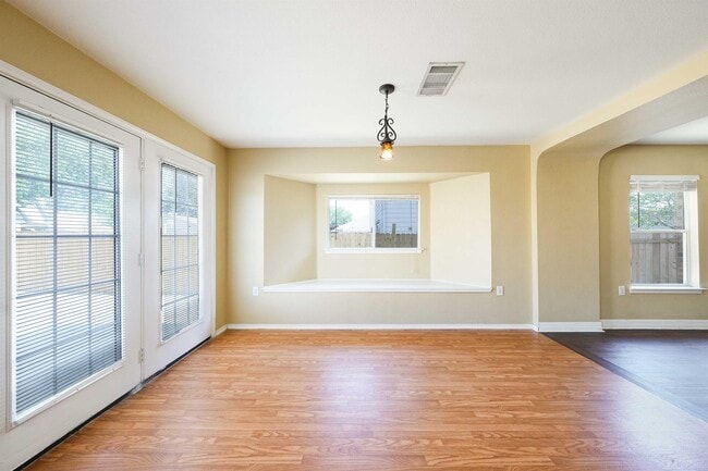 Building Photo - 7528 Cats-Eye Ln