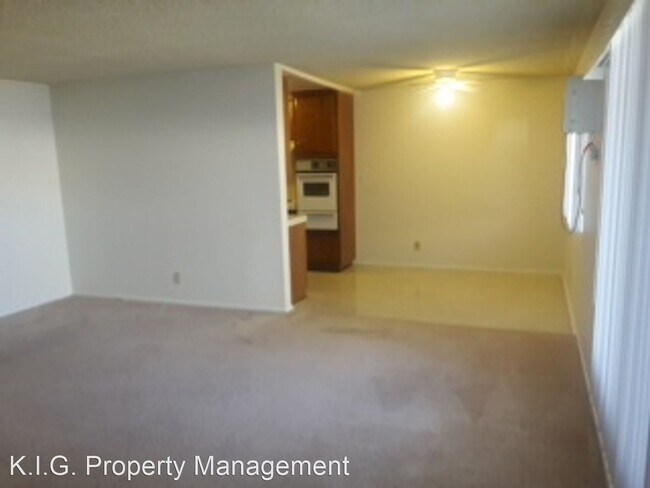 Building Photo - 1 br, 1 bath Apartment - 825 S. Bedford St...