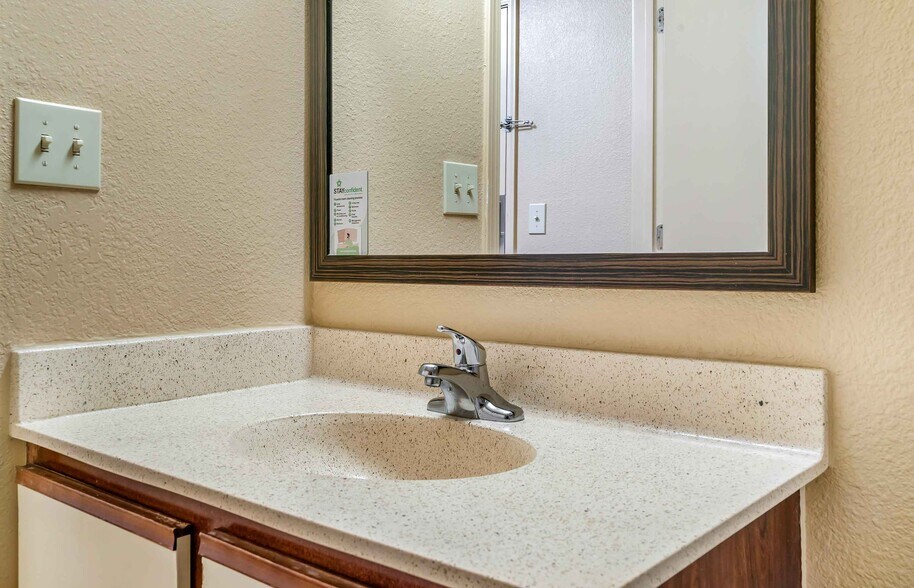 Building Photo - Furnished Studio-Detroit - Ann Arbor - University South