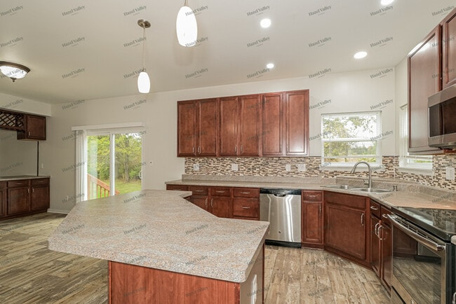 Building Photo - 508 Mason Creek Dr