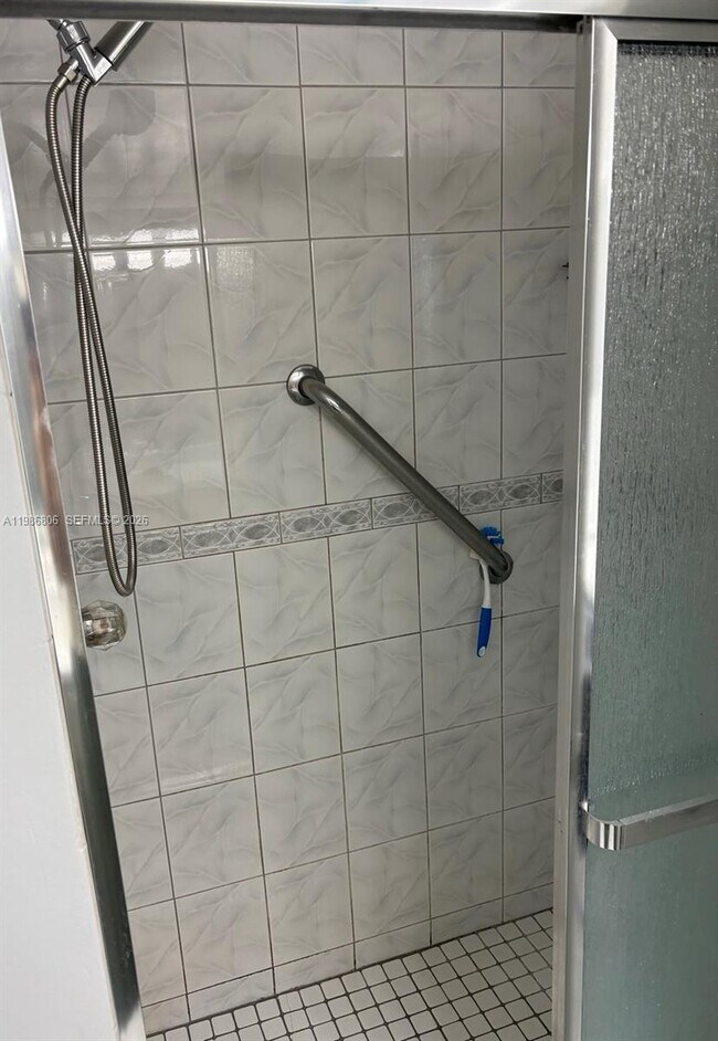 Building Photo - 427 Golden Isles Dr