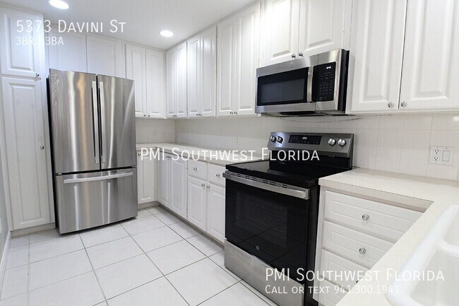 Building Photo - 5373 Davini St
