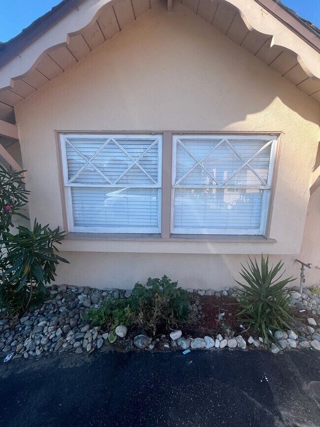 Building Photo - Aspan